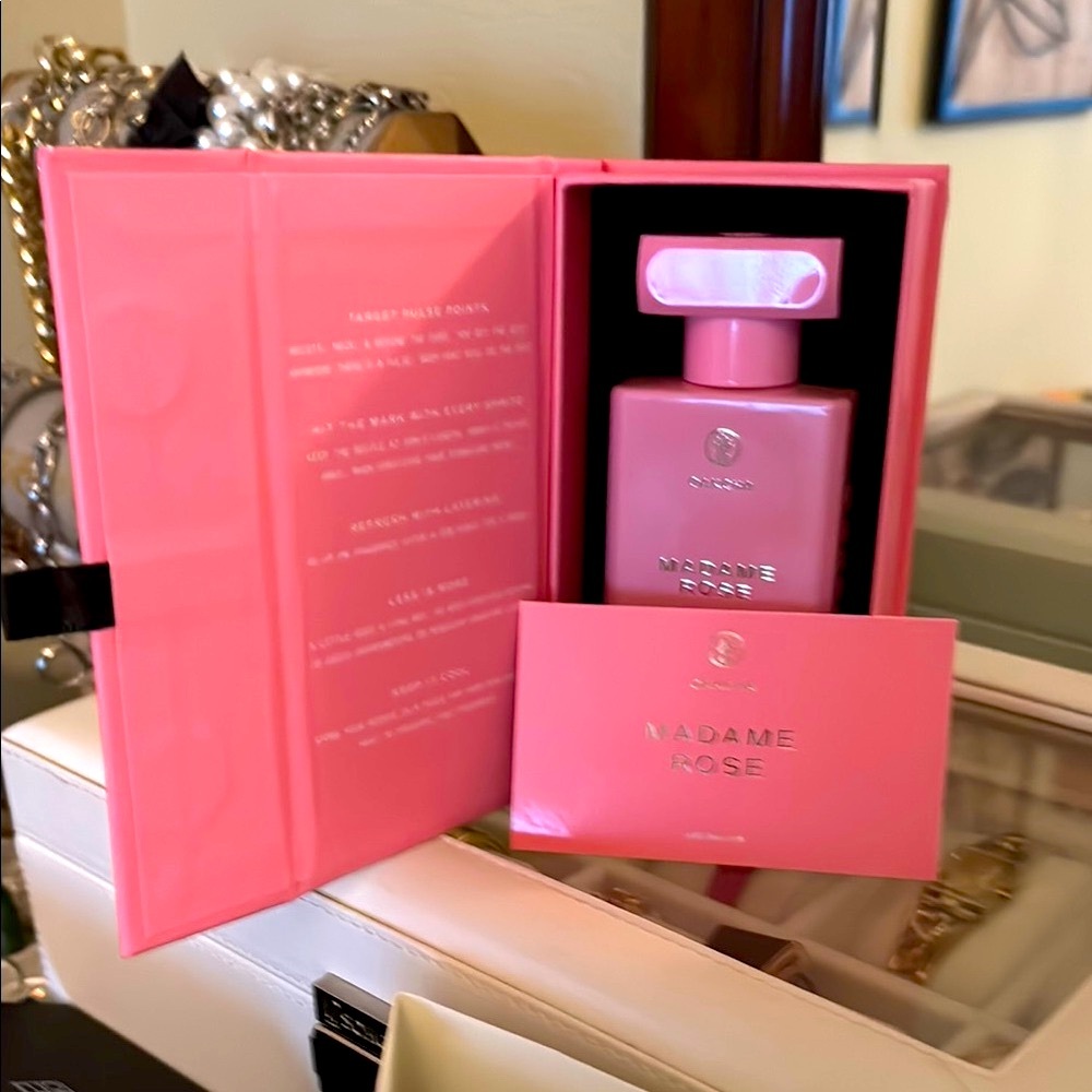 OAKCHA Madame Rose Perfume in Pink Box